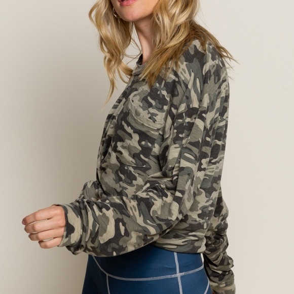 ✨HOST PICK✨POL CAMO ON CAMO PULLOVER TOP - Picture 6 of 8